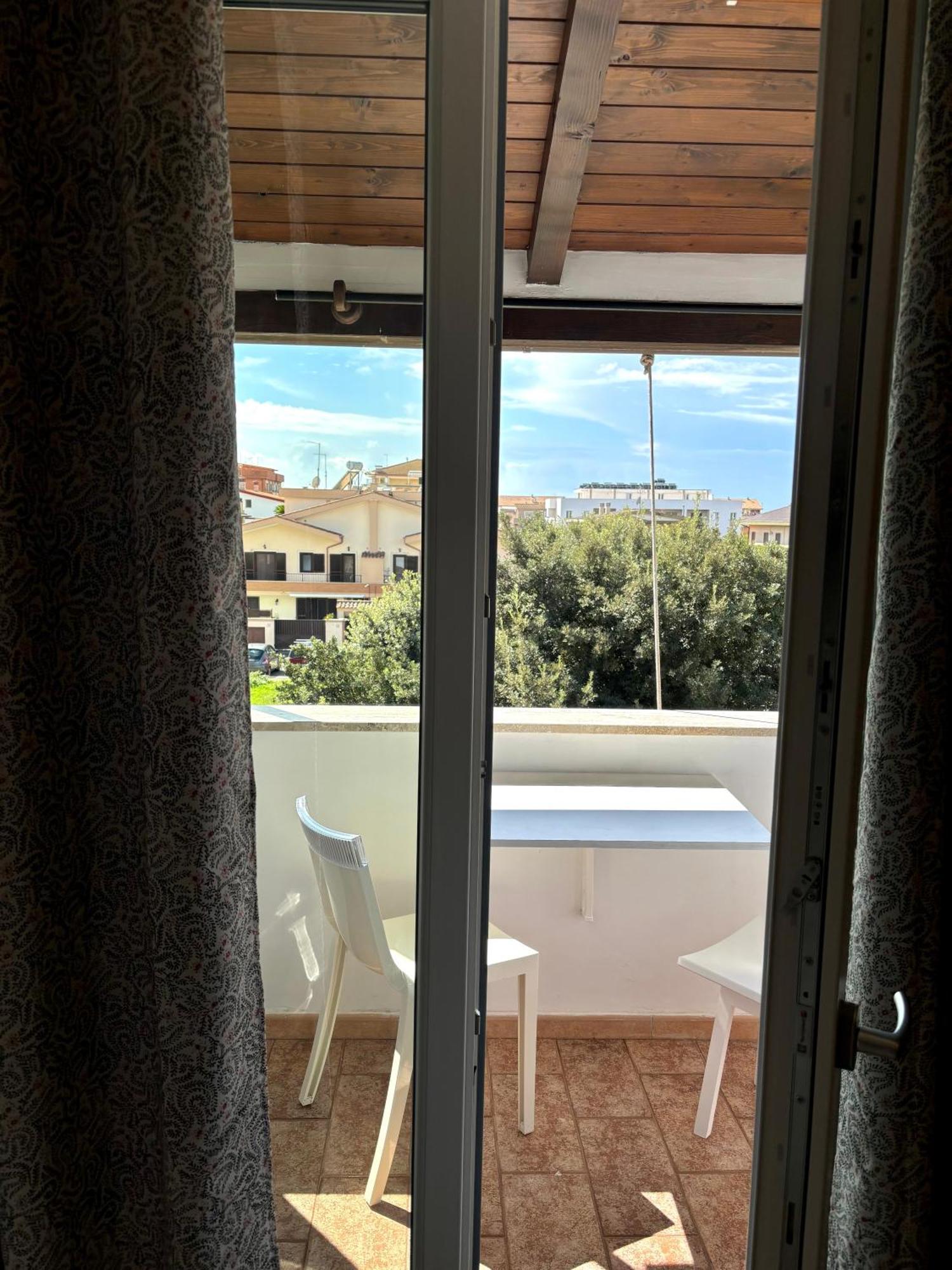 Guest House Maison Margot Fiumicino Exterior foto